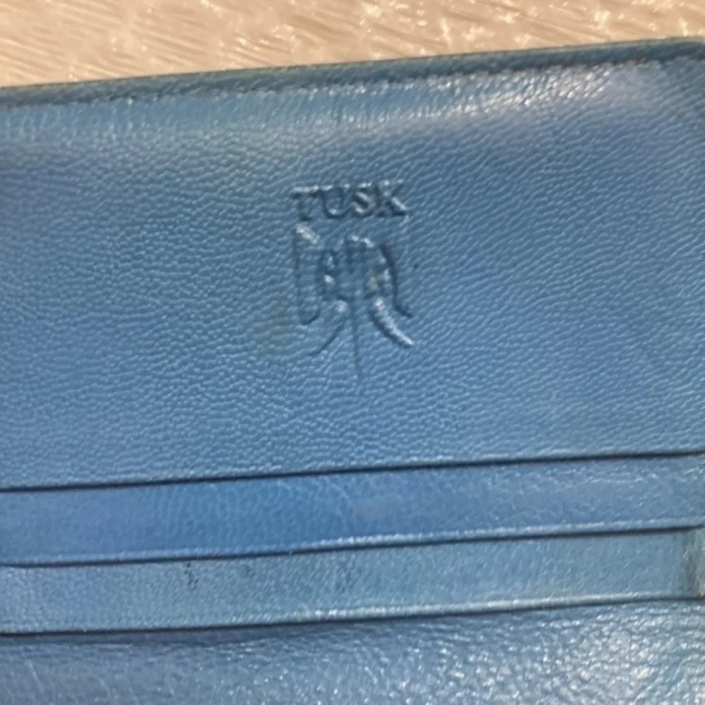 Tusk black leather wallet